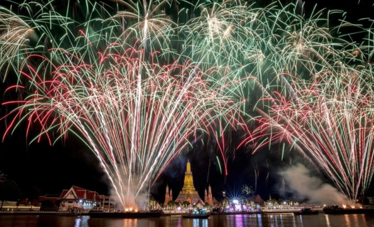 Nhiều nơi ở Indonesia áp dụng lệnh cấm bắn pháo hoa dịp năm mới