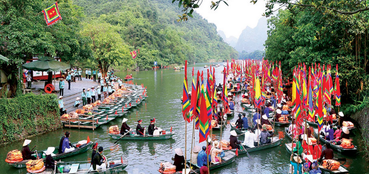 Du lịch Ninh Bình đạt doanh thu hơn 21.000 tỷ đồng trong năm 2025