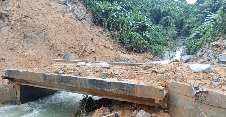 Quảng Ngãi: Phân bổ hơn 300 tỷ đồng khôi phục hạ tầng, bảo đảm dân sinh sau thiên tai