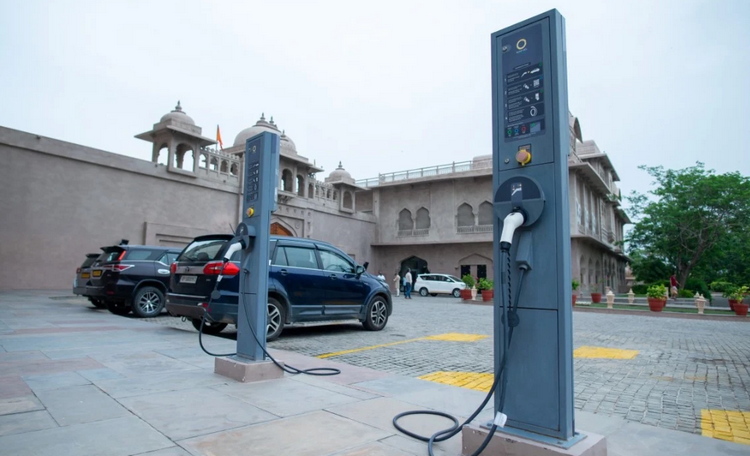 Ấn Độ tăng cường hỗ trợ phương tiện giao thông chuyển sang xe điện