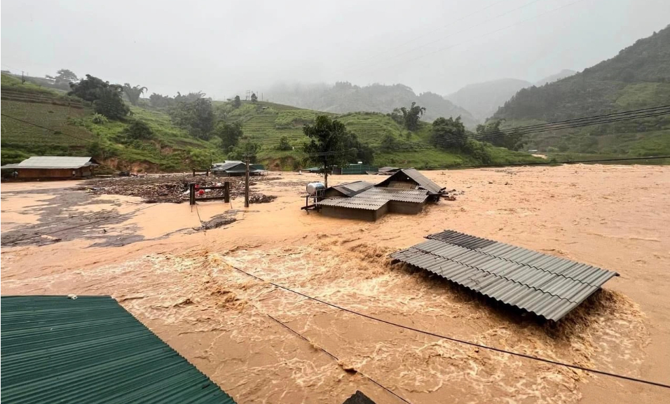 Diễn biến bão số 3: Mưa lớn gây ngập lụt