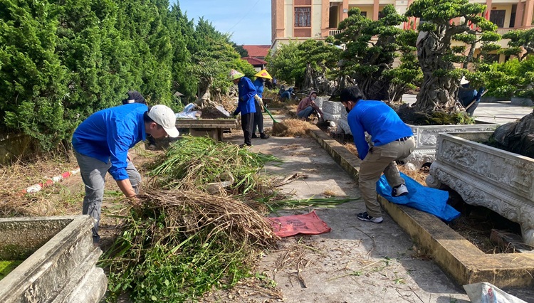 Ninh Bình: Xã Kim Sơn phát động ra quân vệ sinh môi trường
