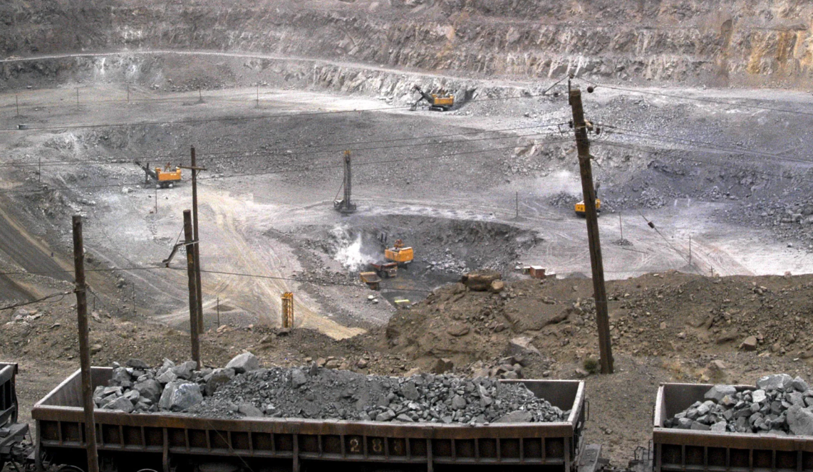 Trung Quốc dỡ bỏ lệnh cấm xuất khẩu kim loại quan trọng sang Mỹ