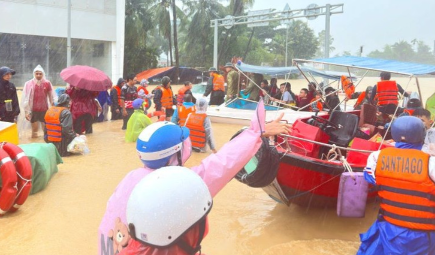 Khánh Hoà: Nhiều phường tạm dừng cấp nước sạch do mưa lũ