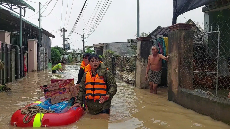Gia Lai: Quân đội lập trạm tiếp nhận, phân phối hàng cứu trợ