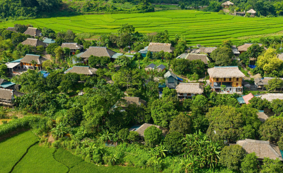 Nếp nhà sàn nguyên sơ của người Mường ở Xóm Mỗ