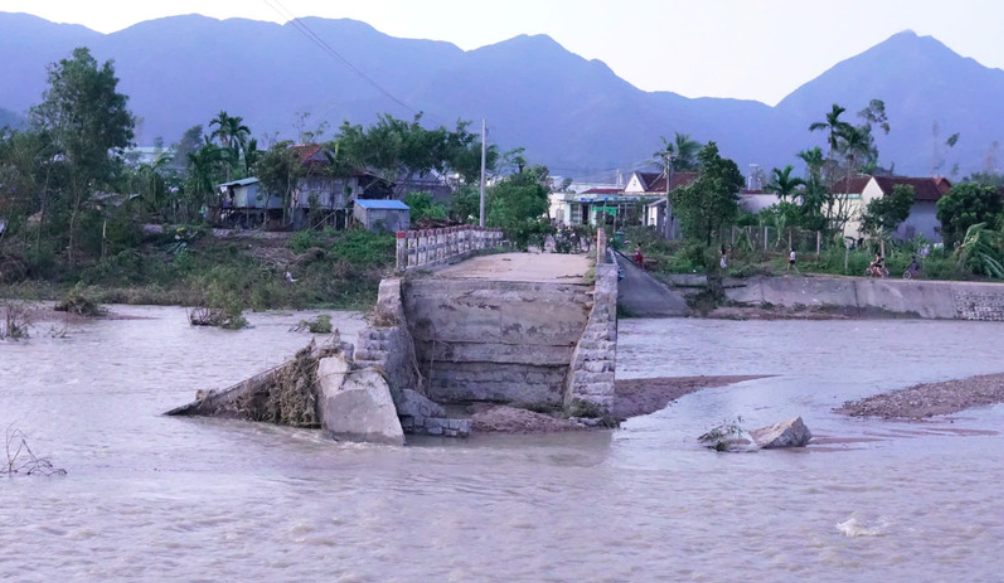 Gia Lai: Phân bổ 10 tỷ đồng nối nhịp cầu Canh Sơn bị lũ cuốn trôi