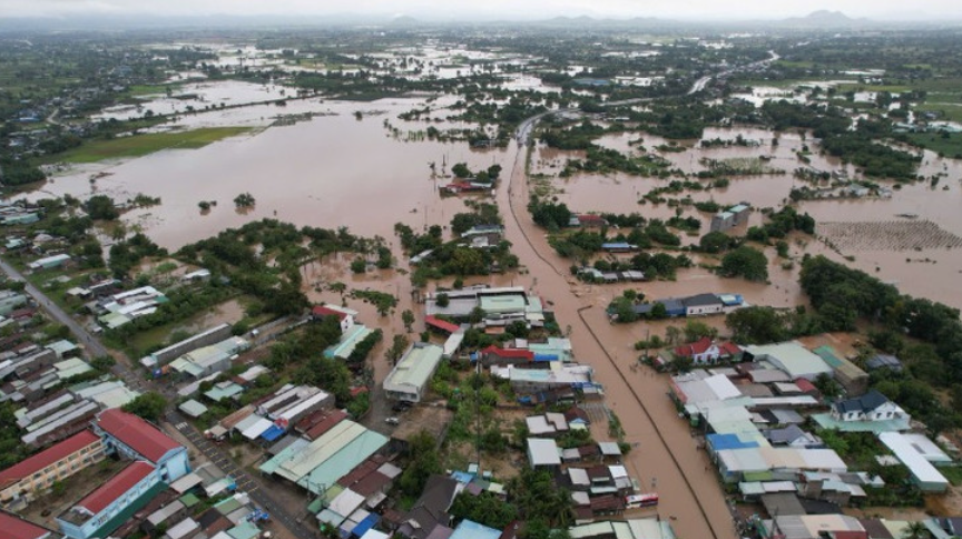 Lâm Đồng: 1.700 nhà bị ngập do mưa lớn