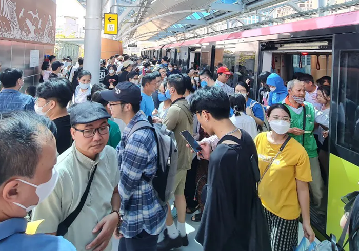 Xây dựng và triển khai lộ trình thúc đẩy chuyển đổi phương tiện giao thông ‘xanh’