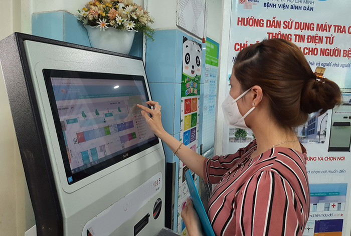 Phát triển khoa học công nghệ, chuyển đổi số trong chăm sóc sức khỏe nhân dân