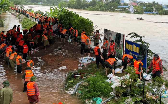 Khẩn cấp ứng phó mưa lũ, ngập lụt, sạt lở