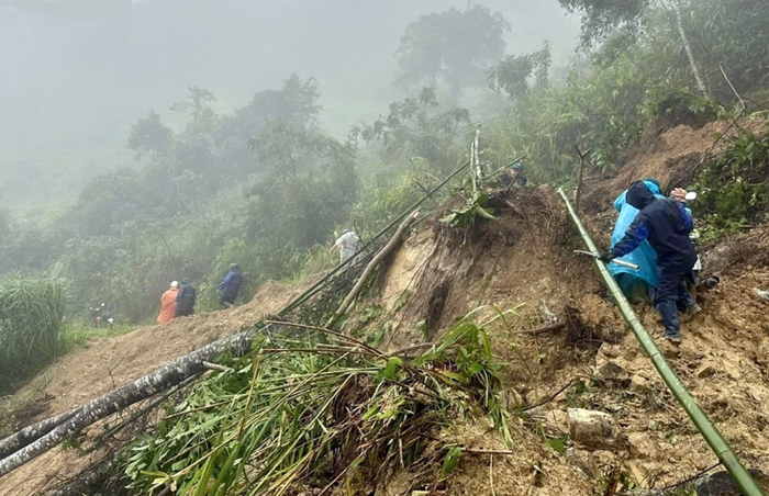 Bão số 13 chuẩn bị đổ bộ đất liền khu vực Quảng Ngãi - Đắk Lắk