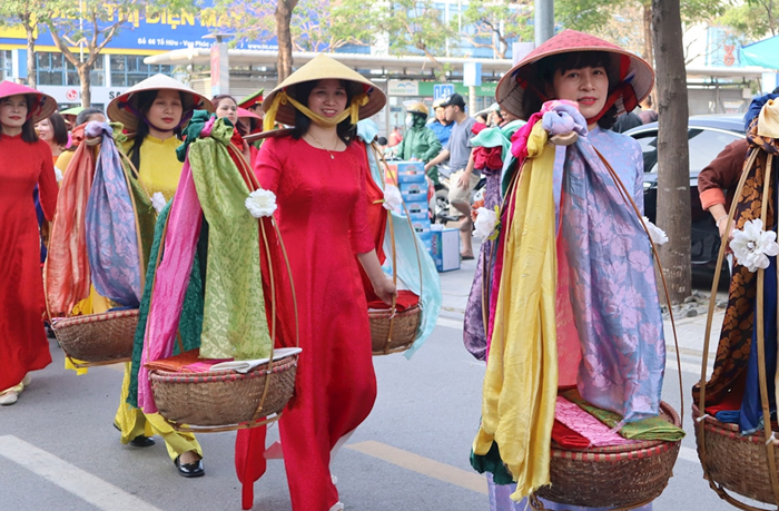 Bảo tồn, phát triển làng lụa Vạn Phúc