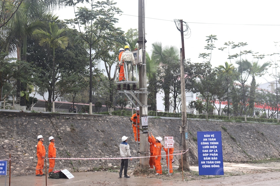 Yên Bái tăng cường bảo vệ hành lang an toàn lưới điện