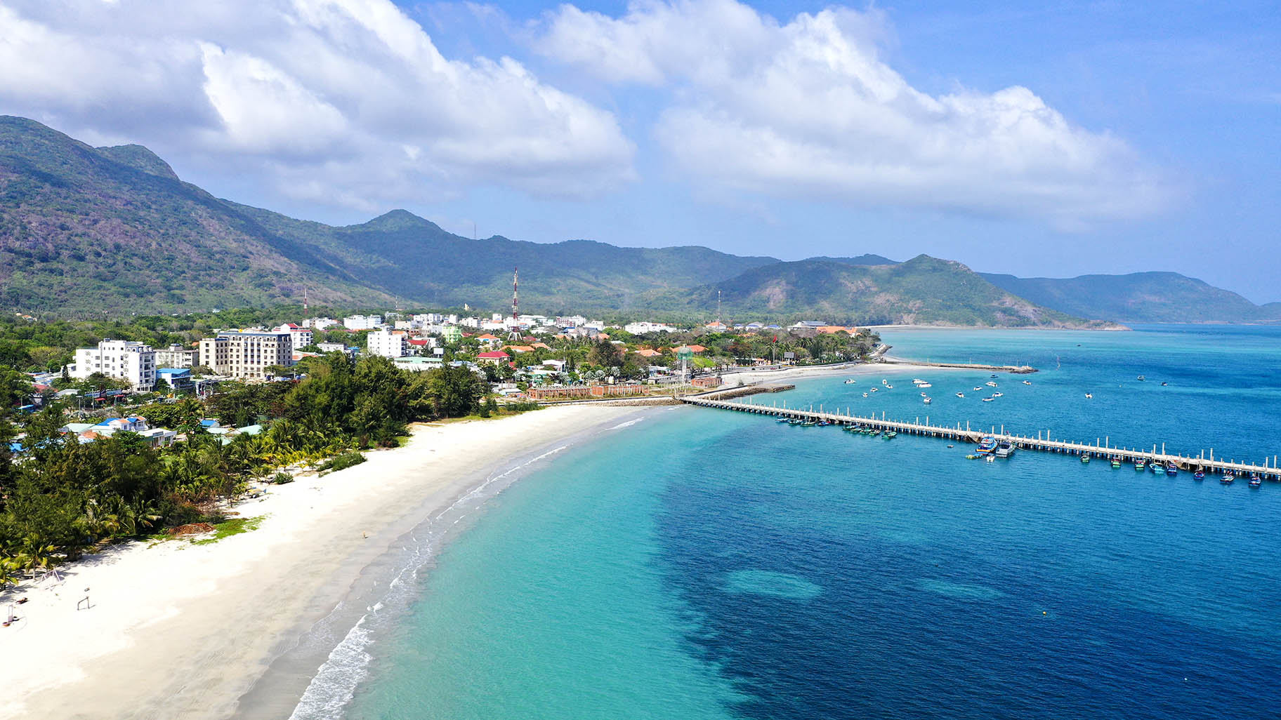 Phát triển hạ tầng gắn với bảo tồn hệ sinh thái tại đặc khu Côn Đảo