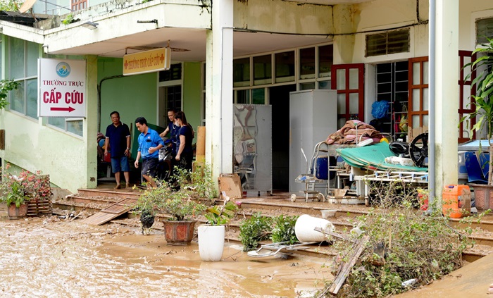 Nghệ An: Khôi phục hạ tầng, thiết bị y tế thiệt hại do mưa bão