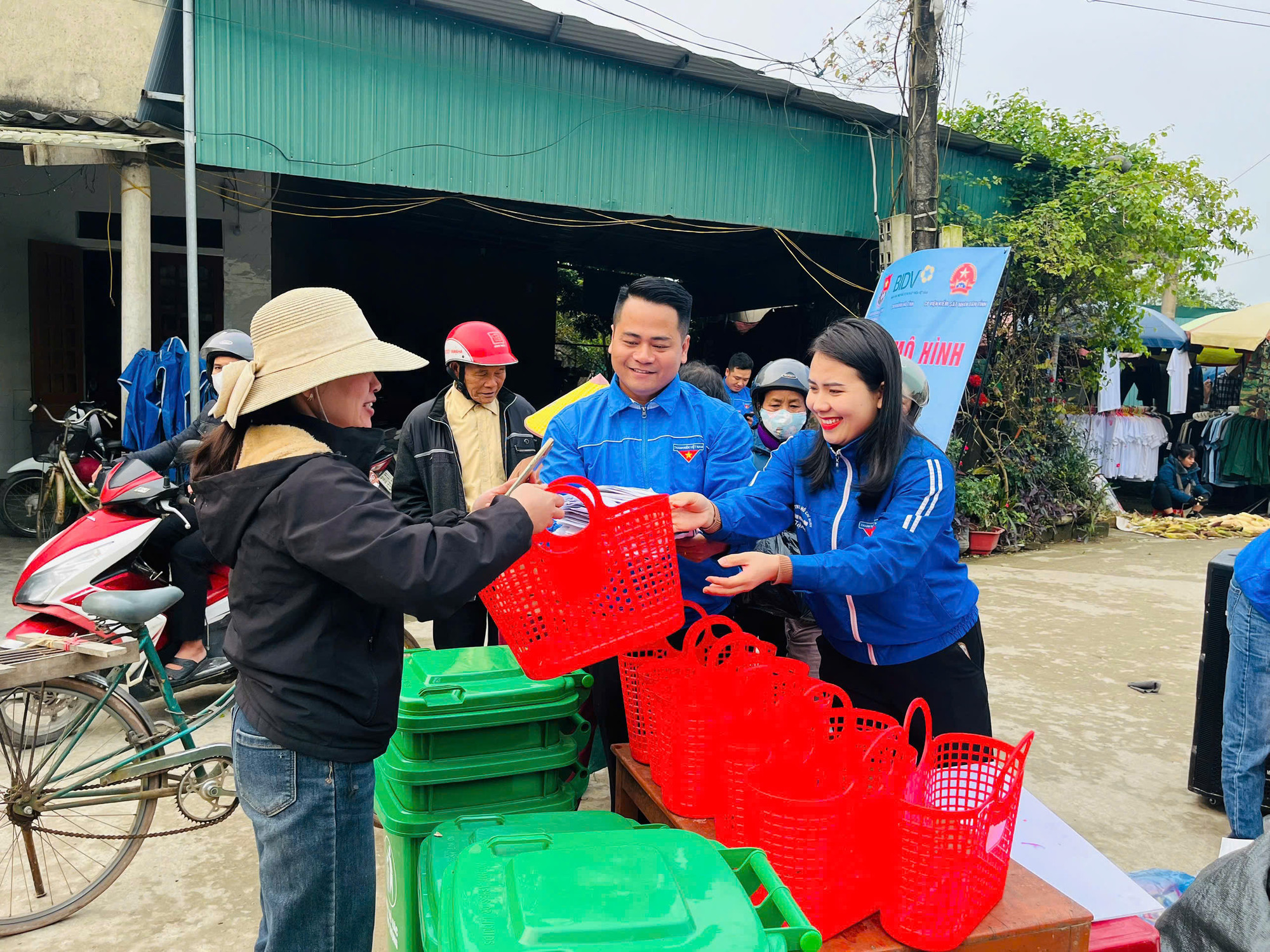 Nhân rộng mô hình chợ phiên giảm rác thải nhựa