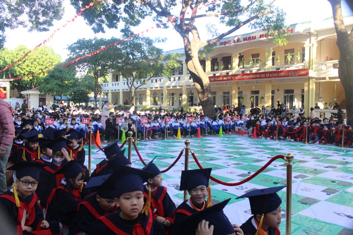 Trường Tiểu học Đông Vệ 1: Tổ chức nhiều hoạt động nhân kỷ niệm Ngày Nhà giáo Việt Nam