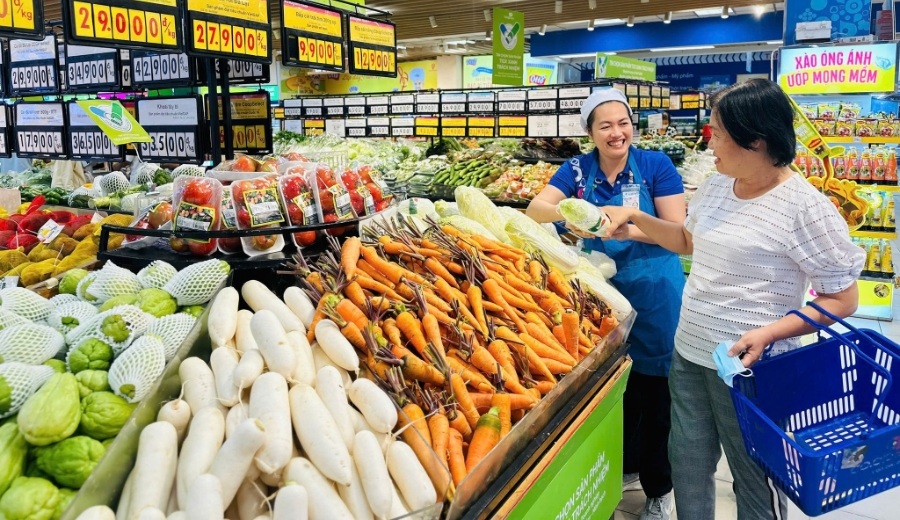 Hà Nội tăng cường kiểm soát, bảo đảm an toàn thực phẩm dịp cuối năm