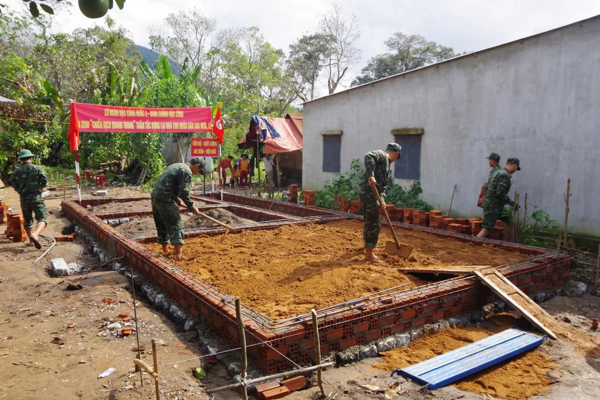 Đảm bảo nguồn cung vật liệu xây dựng nhà cho người dân vùng lũ