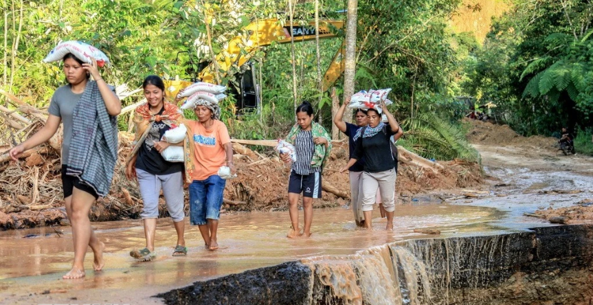 Indonesia huy động nguồn lực khôi phục hoạt động y tế, giáo dục sau lũ lụt