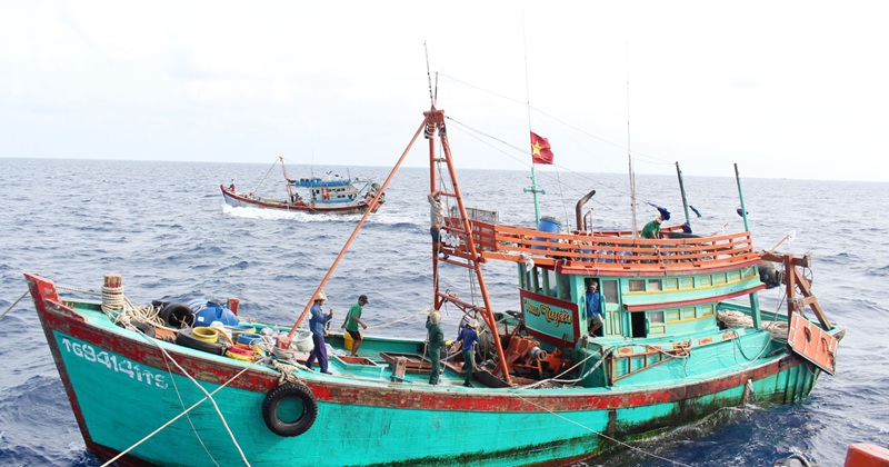 Đồng Tháp: Hỗ trợ ngư dân nâng cấp, thay thế thiết bị giám sát hành trình tàu cá