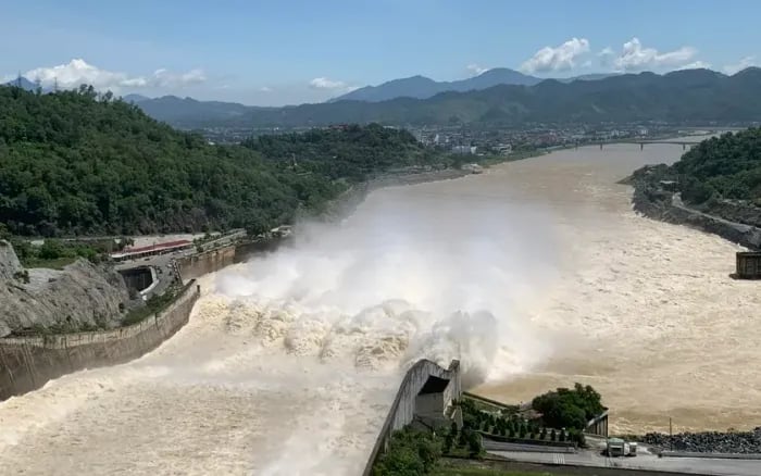 Ứng phó bão số 9: Sẵn sàng xử lý tình huống xả lũ khẩn cấp, bảo đảm an toàn hạ du