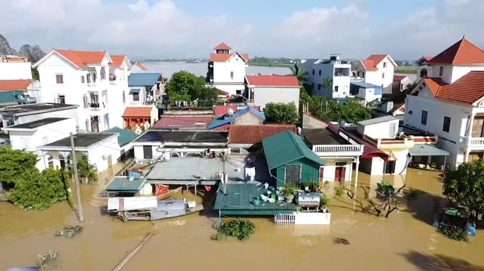 Ninh Bình: Hơn 600 hộ dân vẫn bị cô lập hoàn toàn sau bão số 10