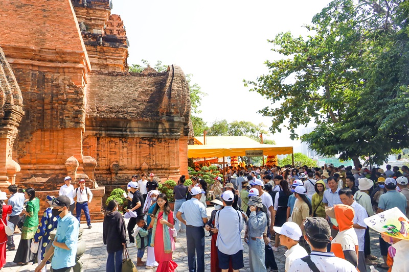 Khánh Hòa phát triển các sản phẩm du lịch đặc trưng theo vùng
