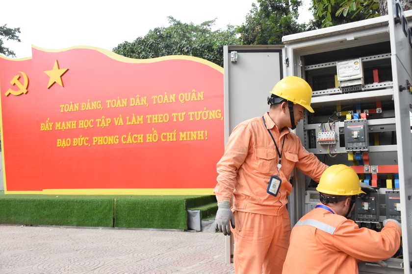 Hà Nội: Đảm bảo cung ứng điện phục vụ các ngày lễ lớn
