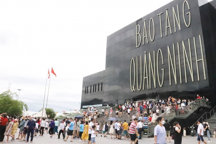Quảng Ninh đón trên 1 triệu lượt du khách dịp nghỉ lễ 30/4 -1/5