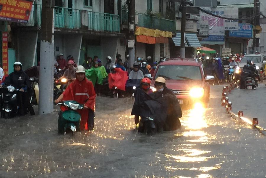 Kiểm soát ngập úng đô thị bằng giải pháp công nghệ mới