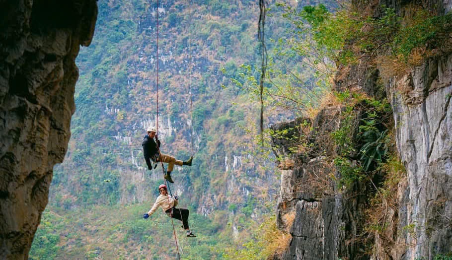 Phát triển du lịch thám hiểm hang động tại Công viên địa chất Lạng Sơn