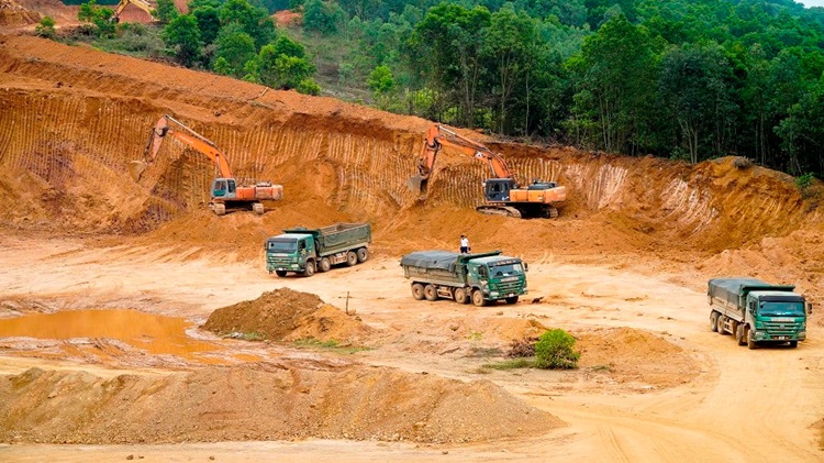 Hà Tĩnh: Chuyển công an điều tra chủ mỏ đất khai thác đất lấn gần 1,7ha