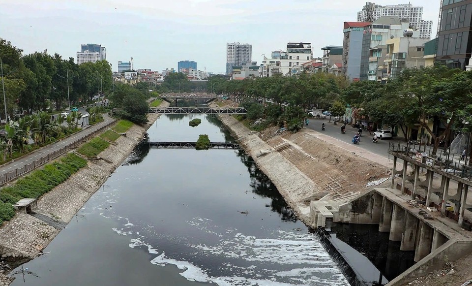 Hà Nội triển khai nạo vét, làm sạch các dòng sông