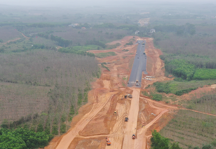 Hoàn thành 4.000 km đường cao tốc và đường bộ ven biển trong năm 2025