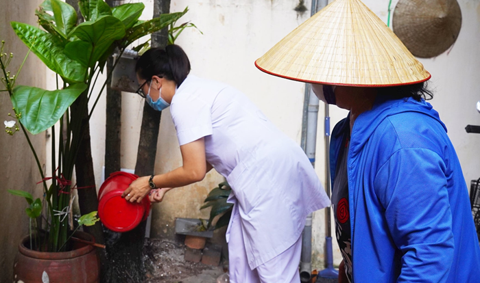 Mỗi gia đình dành ít nhất 15 phút mỗi tuần kiểm tra, diệt bọ gậy phòng chống sốt xuất huyết