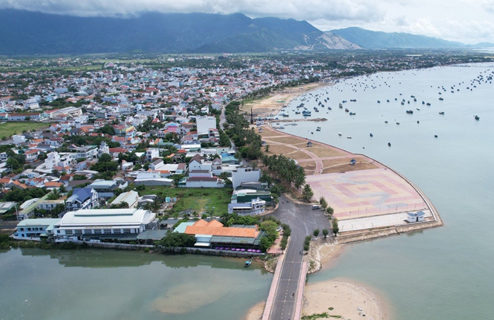 Dự kiến cuối năm 2025 có tối thiểu 1.000 km đường ven biển